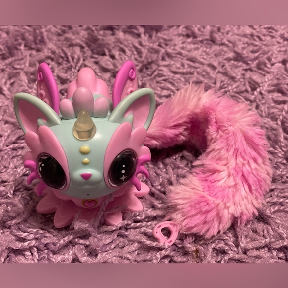 Pixie Belles - Interactive Enchanted Animal Toy, Aurora (Turquoise) - Picture 3 of 15